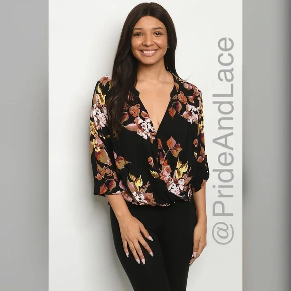 LAST 1️⃣ 💐 Black Floral Blouse 💐 - Picture 1 of 2